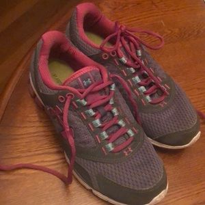 Under Armor tennis shoes